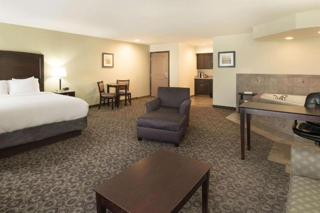 La Quinta By Wyndham Airport South Hotel 3*
